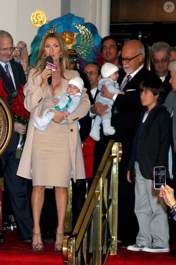 Céline Dion, René Angélil et leurs trois fils, à Las Vegas, le 16 février 2011.