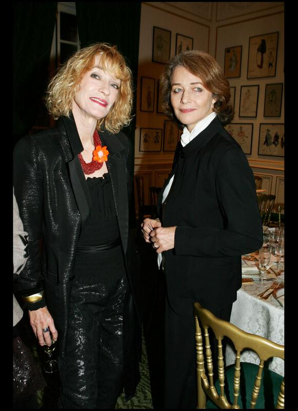 Loulou de la Falaise et Charlotte Rampling en novembre 2004 à Paris