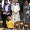 La duchesse de Cornouailles visite du foyer Potters House, le 4 novembre 2011, pendant que le prince Charles s'exprime sur le développement durable. Le prince Charles et son épouse Camilla Parker Bowles en visite en Afrique du Sud du 2 au 6 novembre 2011.