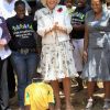 La duchesse de Cornouailles visite du foyer Potters House, le 4 novembre 2011, pendant que le prince Charles s'exprime sur le développement durable. Le prince Charles et son épouse Camilla Parker Bowles en visite en Afrique du Sud du 2 au 6 novembre 2011.