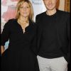 Amanda Sthers et son compagnon Sinclair présentaient le 6 novembre 2011 au Théâtre de Paris la générale de leur spectacle Lili Lampion, en présence de stars comme Johnny Hallyday, venue avec ses filles, ou Patrick Bruel, ex-mari de l'auteure.