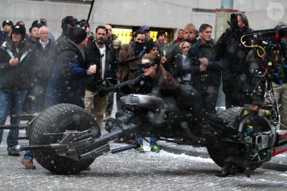 Anne Hathaway sur le tournage de Dark Knight Rises le 6 novembre à New York.