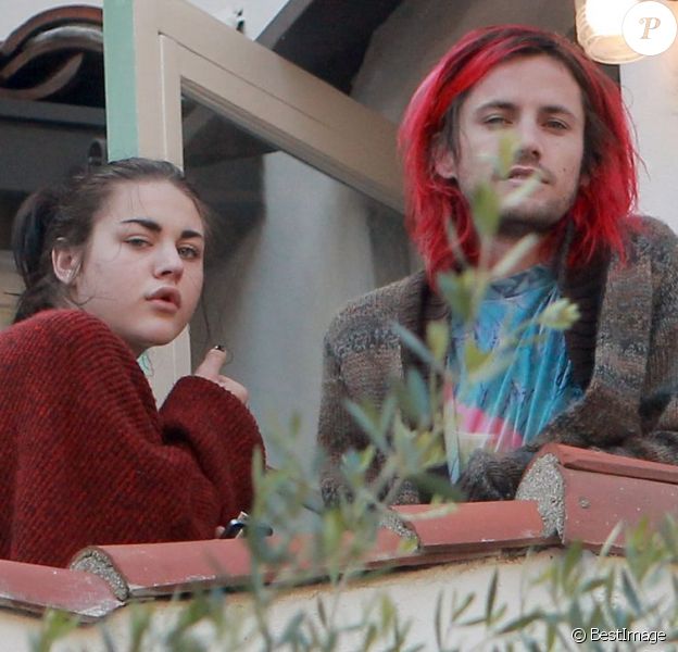 Frances Bean Cobain et son fiancé Isaiah Silva à Los Angeles le 6 novembre 2011