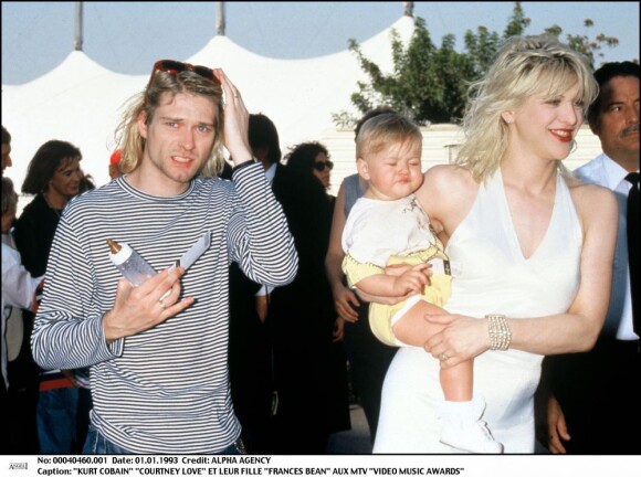 Courtney Love et Kurt Cobain, avec leur fille Frances Bean Cobain en 1993