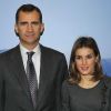 La sublime Letizia d'Espagne et Felipe d'Espagne visitent World Trade Market à Londres, le 7 novembre 2011