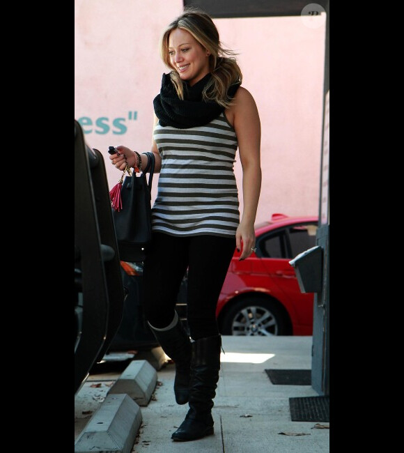 Hilary Duff quitte son cours de sport, lundi 7 novembre à Toluka Lake.