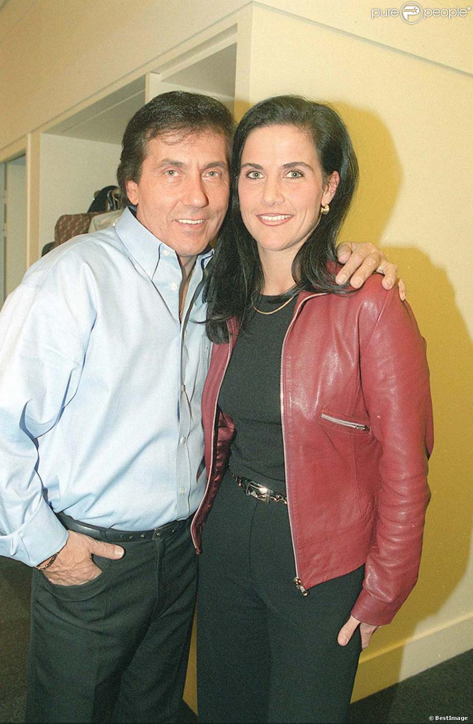 Frank Michael Et Sa Nouvelle Compagne Frank Michael et sa fille Sandra dans les coulisses de L'Olympia, à