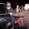Justin Bieber arrive à la radio NRJ à Paris en compagnie de sa chérie Selena Gomez, le 8 novembre 2011
