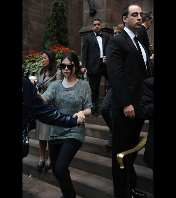 Michelle Trachtenberg photographiée sur le tournage de Gossip Girl  dans les rues de New York le 10 novembre 2011