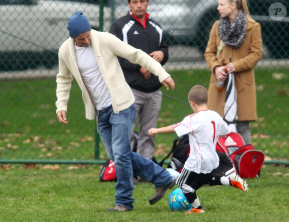 David Beckham et son fils Cruz le 12 novembre 2011 à Los Angeles
