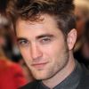 Robert Pattinson présente la première partie de Twilight : Révélation, à Londres le 16 novembre 2011.