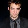 Robert Pattinson présente la première partie de Twilight : Révélation, à Londres le 16 novembre 2011