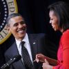 Michelle Obama fait une petite gaffe devant son époux Barack Obama, Einsenhower Building à Washington, le 21 novembre 2011.