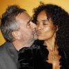 Luc Besson et sa femme Virginie Silla lors de l'avant-première à Paris du film The Lady le 22 novembre 2011