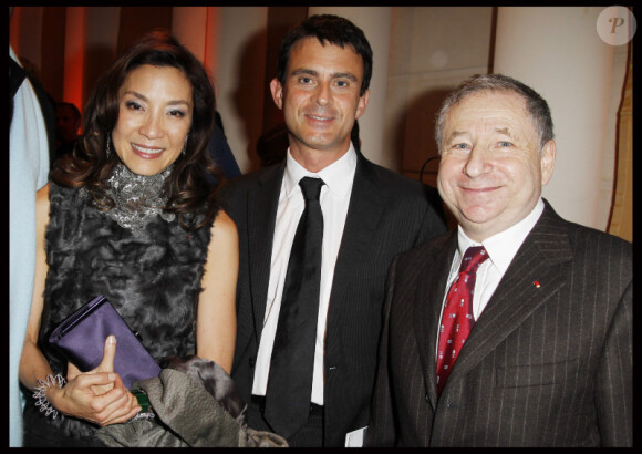 Michelle Yeoh, Manuel Valls et Jean Todt lors du cocktail organisé pour la présentation du film The Lady à Paris au Park Hyatt le 22 novembre 2011