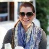 Café à la main, Alyson Hannigan s'adonne à son exercice favori : une sortie mère/fille avec sa petite Satyana. Los Angeles, le 24 novembre 2011.