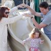 Alyson Hannigan, son mari Alexis Denisof et leur fille Satyana à Los Angeles, le 25 novembre 2011.