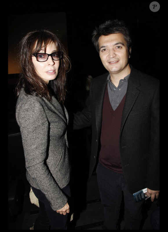 Anne Parillaud et Thomas Langmann lors de l'avant-première du film Les Lyonnais à Paris le 27 novembre 2011