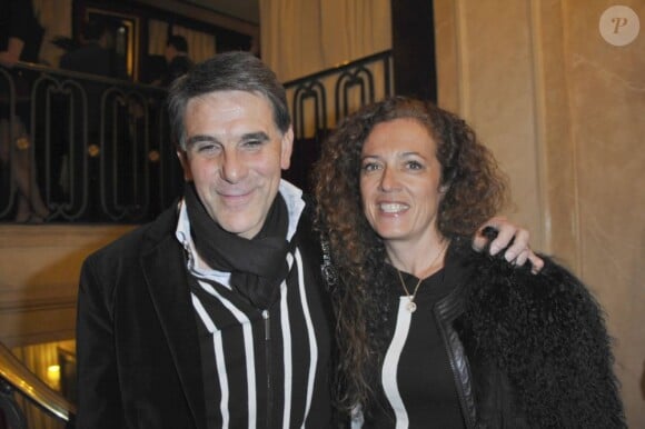 Tex et sa femme lors de la soirée de charité au profit de l'association Soleil d'Enfance, au Fouquet's à Paris le 29 novembre 2011