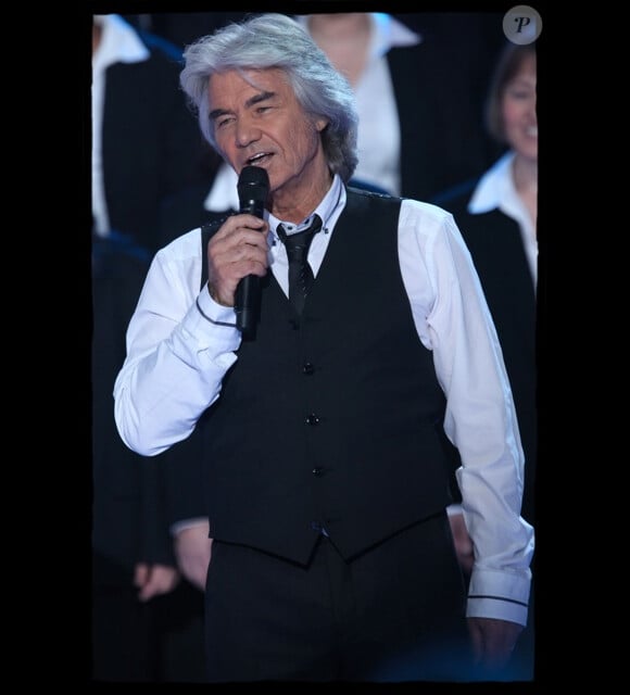 Daniel Guichard sur le plateau de Champs-Elysées, émission diffusée le samedi 26 novembre sur France 2.