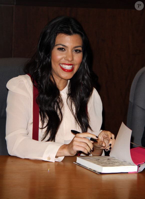 Kourtney Kardashian pose à Los Angeles, en novembre 2011.