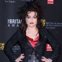 Helena Bonham Carter, excentrique, s'impose face à des couples respirant l'amour