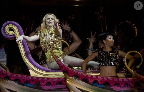 Britney Spears se produit à Mexico (Mexique), le samedi 3 décembre 2011.