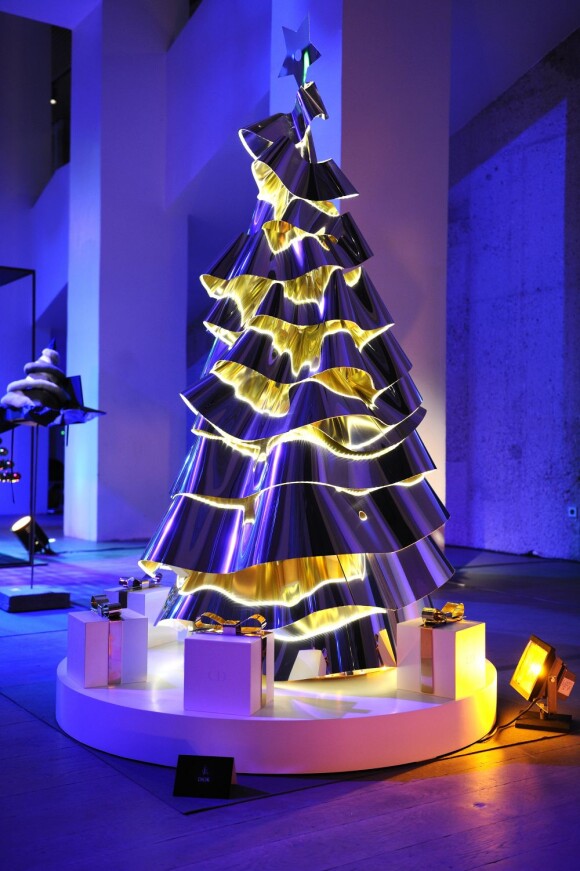 Sapin imaginé par la maison Dior pour la 16e édition des Sapins de Noël des créateurs
