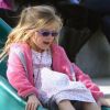 Jennifer Garner, enceinte : Violet s'amuse comme une folle lors  d'un après-midi dans un parc de Santa Monicale 4 décembre 2011
