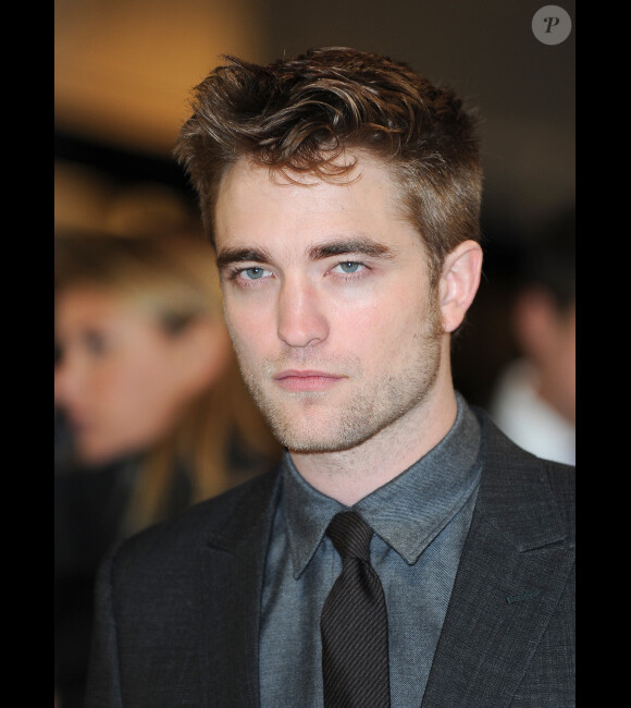 Robert Pattinson, le 16 novembre 2011 à Londres.