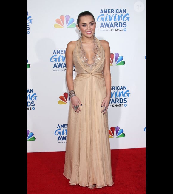 Alyssa Campennela, Miss USA 2012, assiste à la soirée American Giving Awards, le samedi 10 décembre 2011 à Los Angeles.