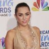 Miley Cyrus assiste à la soirée American Giving Awards, le samedi 10 décembre 2011 à Los Angeles.