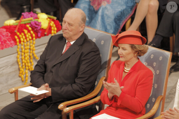 Le roi Harald et la reine Sonja lors de la remise des prix Nobel de la Paix à Oslo en Norvège le 10 décembre 2011
