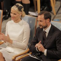Haakon et Mette-Marit en admiration devant les lauréates du Nobel de la paix