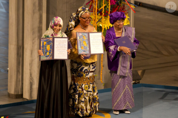 La présidente libérienne Ellen Johnson Sirleaf, sa compatriote Leymah Gbowee et la Yéménite Tawakkol Karman, figure de proue du "printemps arabe" lors de la remise des prix Nobel de la Paix à Oslo en Norvège le 10 décembre 2011