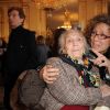 Mireille Dumas et sa mère, à Paris, le 12 décembre 2011.