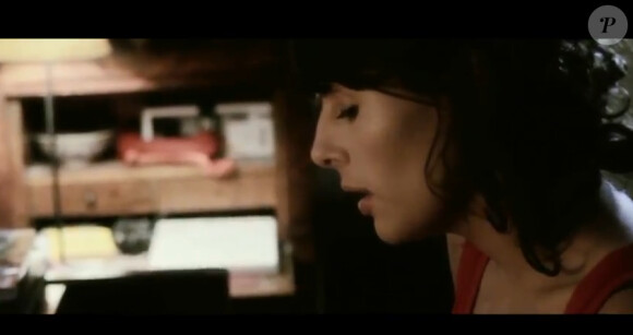 Image extraite du clip Boby réalisé par Marc Obin pour Loane et Christophe, décembre 2011. Le duo a été enregistré en novembre.