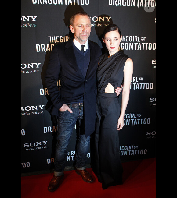 Daniel Craig et Rooney Mara présentent Millénium : Les hommes qui n'aimaient pas les femmes à Stockholm, en Suède, le 13 décembre 2011.