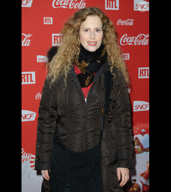 Florence Darel lors d'une soirée au profit de l'association Petits  Princes et de  lancement du train rouge Coca Cola, le 15 décembre 2011, à  Paris