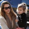 Jessica Alba et sa petite Honor, à Los Angeles, le vendredi 16 décembre 2011.