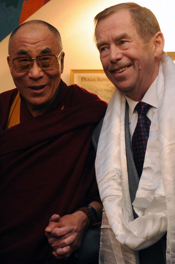 Václav Havel et le Dalai Lama, à Prague, décembre 2008.