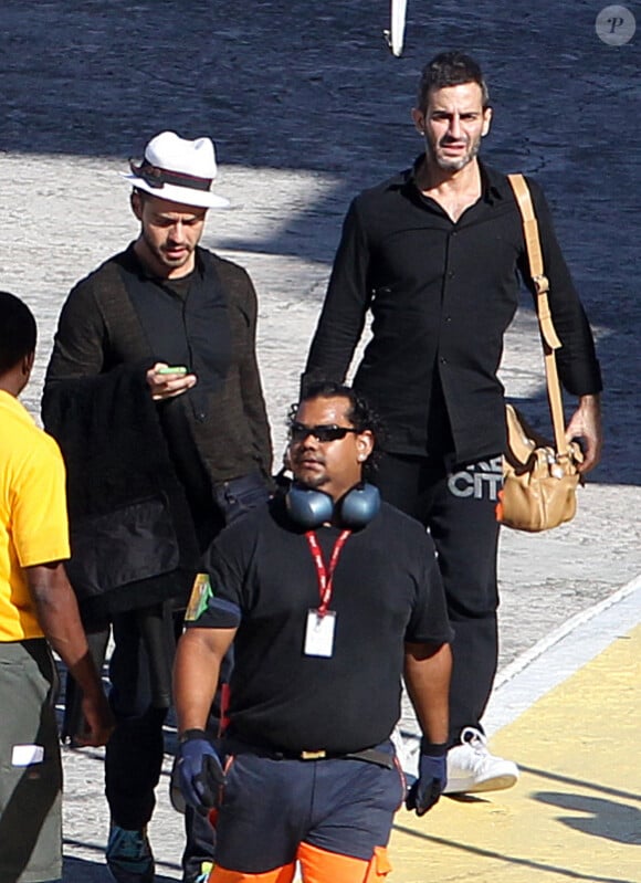 Marc Jacobs et Lorenze Martone, arrivés à Saint Barthélémy pour quelques jours de vacances. Le 26 décembre 2011.