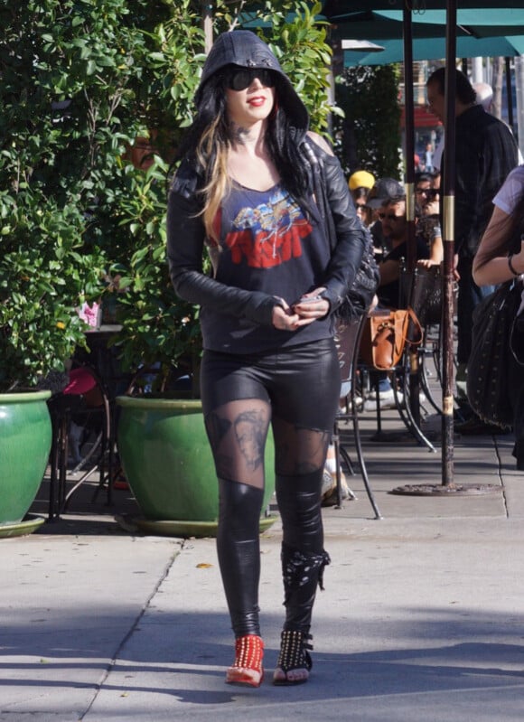 Kat Von D est de sortie à Los Angeles, le 26 décembre 2011.