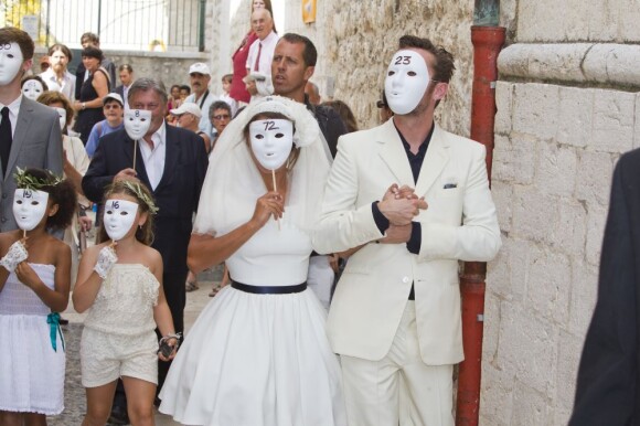 Emma De Caunes et Jamie Hewlett lors de leur mariage à Saint-Paul-De-Vence, le 10 septembre 2011