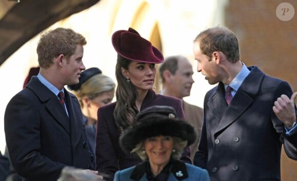 Le prince Harry passe le Nouvel An 2012 entre potes à Klosters, en Suisse, tandis que William et Kate vont en amoureux sur les bords de la rivière Dee.