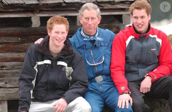 Le prince Harry, le prince Charles et le prince William en 2005 à Klosters.