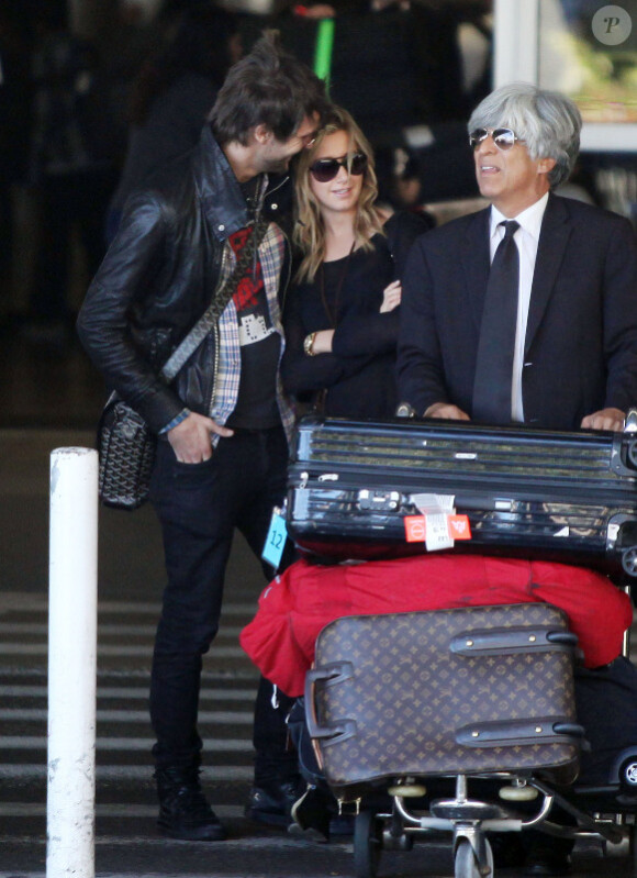 Ashley Tisdale et Martin Johnson de retour à Los Angeles après avoir passé la nuit du réveillon ensemble à New York.