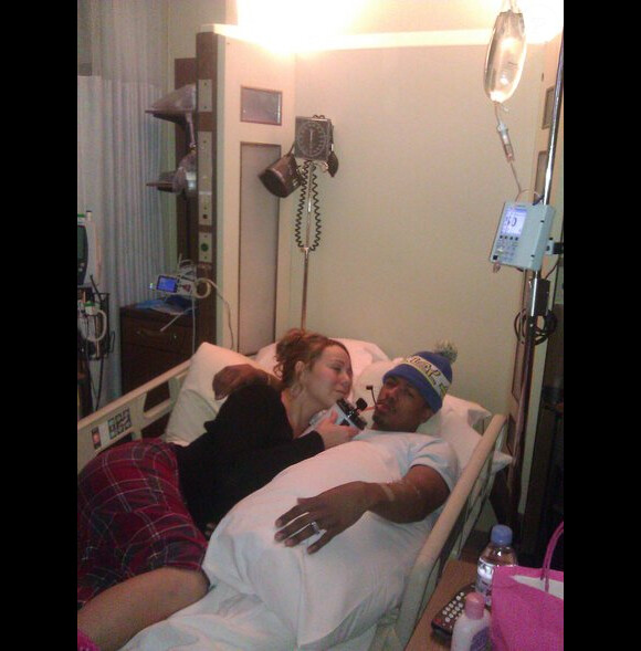 Mariah Carey, au chevet de son époux Nick Cannon, hospitalisé, le 4 janvier 2012.