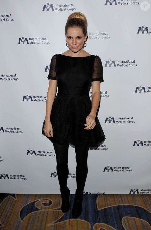 Sienna Miller ravissante en novembre 2011.
