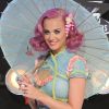 Katy Perry joue la geisha moderne en Atelier Versace pour assister aux Video Music Awards. Los Angeles, le 28 août 2011.